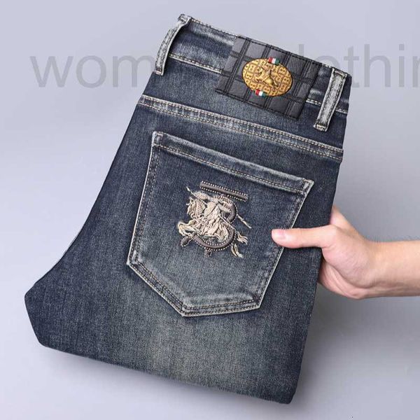 Jeans para hombres Diseñador 2023 New Light Luxury Edición coreana Grueso Elástico Slim Fit Brand Pantalones AQEB