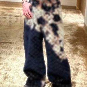 Jeans pour hommes Designer 2024 automne / hiver nouvelle lettre de camouflage pleine impression pantalon en denim floqué décontracté mode lâche ensembles pour hommes et femmes GDLE