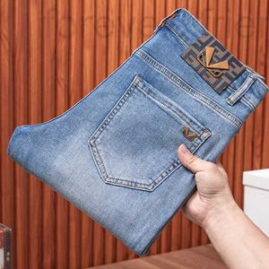 Designer de jeans masculin 2024 Marque de mode bleu haut de gamme Spring / été Simple and Volyle Slim Fit Elastic European Goods lavé DQEJ