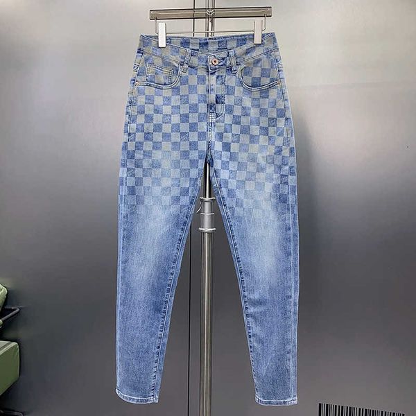 Jeans pour hommes Designer 2024 Jeans bleu clair pour hommes Nouveau printemps Coupe droite régulière Lavage à l'eau Micro Élastique Haut de gamme A7ZC LVNK