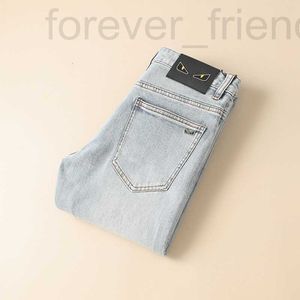 Designer de jeans masculin 2024 printemps / été nouveau pantalon de jean bleu clair mince n969-p165 znmp