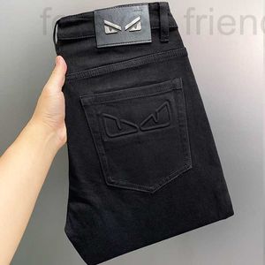 Designer de jeans masculin 2024 printemps / été nouvelle marque à la mode noire européenne pour slim fit slim élastique haut de gamme simple pantalon de mode k6a9