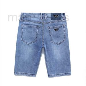 Designer de jeans masculin 2024 Summer de jean de haute qualité pour hommes de mode de mode hostile à 5 points pantalons moyens de 5 points en bleu clair