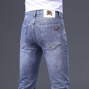 Heren jeans ontwerper 24 lente/zomer nieuw hoog borduurwerkmodemerk heren jeans elastische slanke fit mode casual dunne dunne