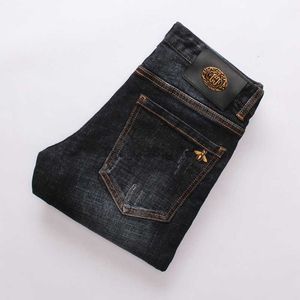 Designer de jeans masculin automne et hiver pour hommes slim slim slim fit jambe droite de mode haut de gamme micro-élastique à la jambe épaisse de jambe épaisse