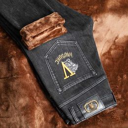 Designer de jeans pour hommes Automne et hiver nouveau haut de gamme stretch slim Medusa petit tube droit jeans épaissi en peluche broderie coréenne pour hommes WE0Z