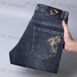 Diseñador de jeans para hombres Autumn and Winter New Jeans para hombres Light Luxury gruesas Feet Elastic Fit Bordery