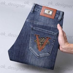 Diseñador de jeans para hombres Autumn and Winter New Jeans for Men Light Luxury Luxury espesón de los pies elásticos de ajuste delgado L63FSY