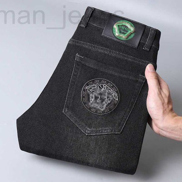 Designer de jeans pour hommes Automne et hiver nouveaux jeans pour hommes luxe léger version coréenne épais stretch petits pieds mince coton serviette élastique bas haut de gamme Medusa S7U9