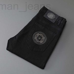 Designer Jeans pour hommes Automne Nouveau Haut de gamme Diffusion en direct Blanc Jeunes Slim Fit Élastique Pantalon Slim-fit Mode M6W3