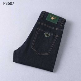 Designer de jeans masculin Black Jeans for Men New PRA Triangle inversé élastique Slim Ajustement Small Straight Tube Men's Jeans Men Asian Tailles 29-42 222