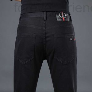 Designer de jeans masculin Black Light Luxury Cow Goods Original Spring and Automn Style First Line Fika