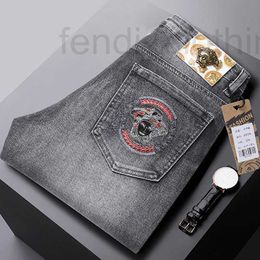 Jeans pour hommes Designer Marque Européenne Automne et Hiver Nouveau Slim Fit Élastique Coton Mode Broderie Moyen Taille Haute Minceur Ykk Zipper Denim Pantalon E6R2