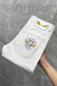 Brand de créateur de jeans masculin Mode Fashion haut de gamme Blanc de printemps et d'été Broderie Small Straight Jam Leg Elastic Pantal Ehzg L6yn