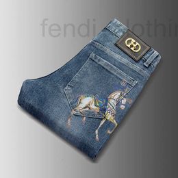 Jeans pour hommes Designer Marque Mode Imprimé pour hommes 2023 Printemps / Été Emma Nouveau Slim Fit Petits pieds Pantalons décontractés FYQ9