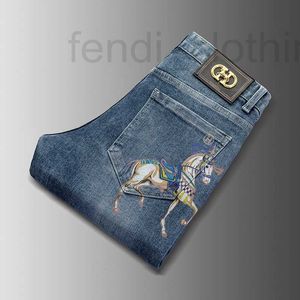 Jeans pour hommes Designer Marque Mode Imprimé pour hommes 2023 Printemps / Été Emma Nouveau Slim Fit Petits pieds Pantalons décontractés FYQ9
