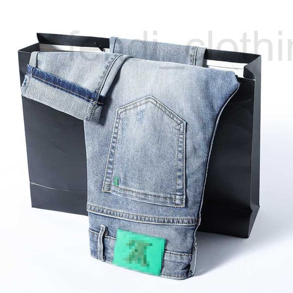 Diseñador de jeans para hombres Brand Corea de alta gama Nuevo color de moda en relieve de moda Fit Slim Elastic Leggings 4frf