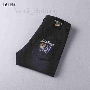 Brand de créateur de jeans masculin Lowewe printemps / été noir de haute qualité tissu coréen édition slim fit mode beau pantalon polyvalent à la mode grande taille asiatique 29-42 el1m
