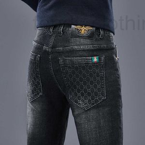 Jeans voor heren Designer merk lente en zomer nieuwe geborduurde kleine bij elastische denim lange broek legging mode jeugdkleding 671O