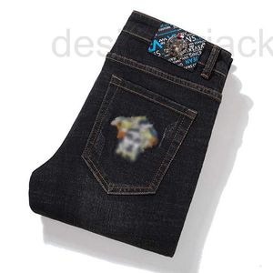 Pantalones vaqueros para hombre Diseñador Casual Estiramiento Bordado Negro Slim Fit Pequeños pantalones de pierna recta Moda IZRD