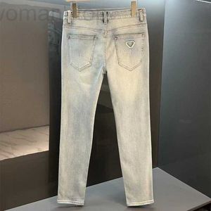 Jeans pour hommes Designer classique européen jeans légers pour hommes long triangle vieux alphabet broderie cousu déchirure tendance marque moto pantalon slim fit 2NE8