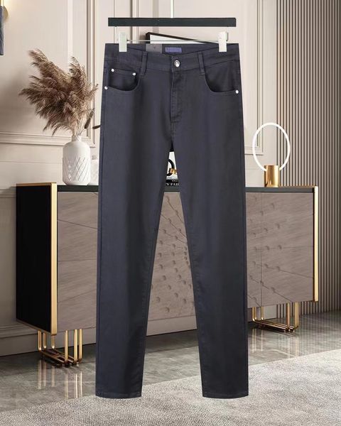 Jeans para hombres Diseñador Diseñador 2023 Último listado Skinny Jeans Mens Etiqueta Letras Patrón Estampado floral Pantalones de mezclilla Hombres Moda Hip Hop Negro HF4K