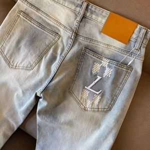 Jeans para hombres Diseñador Diseñador Clásico Luz de lujo Carta Jeans Slim Stretch Textura Lavado recto Resistente al desgaste Parche de la fila superior Motocicleta Vintage Y2Y5