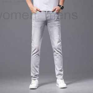 Jeans pour hommes Designer Designer Jeans de couleur claire brodés pour hommes Slim Fit petits pieds élastiques de luxe intelligents pantalons pour hommes à la mode 1DHL