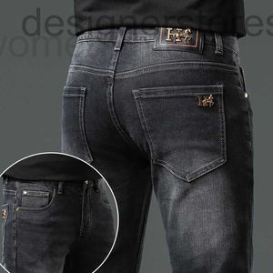 Jeans pour hommes Designer H automne et hiver jeans européens épais, coupe slim tendance pour hommes, tendance des petits pieds, pantalons longs noirs, style 4ACE 9AYI