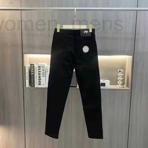 Designer de concepteur de jeans masculin léger luxe noir jeans masculin broderie sensation tempérament simple business élastique pantalon occasionnel up9e sdod
