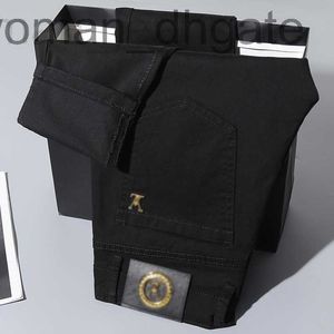 Diseñador de jeans para hombres Diseñador Nuevos jeans de verano para hombres Marca de algodón en blanco y negro puro Alto elástico Pies pequeños Slim Fit Versión coreana simple