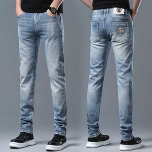 Designer de jeans pour hommes Designer Printemps et nouvelle version coréenne de luxe léger pour hommes mince pied élastique amincissant la marque