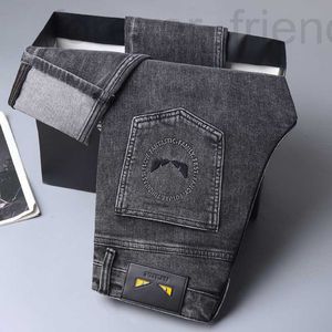 Designer en jeans masculin automne européen automne et hiver Nouveau 2023 mode polyvalent à la mode pour un pantalon élastique à petits pieds slim haut de gamme zlco