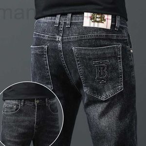 Designer de jeans pour hommes Nouveau produit européen TB Estampage à haute température pour le luxe léger Édition coréenne Pieds élastiques épais Slim Fit Cotton Bullet end Men ULC2