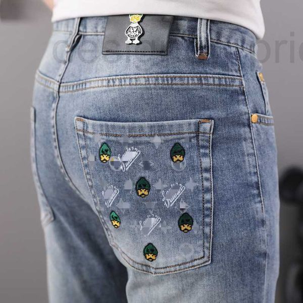 Designer de jeans masculin concepteur européen jeans en denim mince pour les leggings slim masqués Pantalon long à la mode à la mode pour hommes xx43