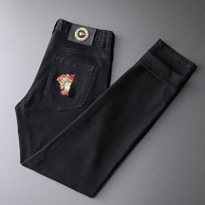 Heren Jeans ontwerper Mode heren jeans medusa geborduurde broek casual rechte broek slim fit hiphop wit gewassen zwart maat 28-38 5BGC