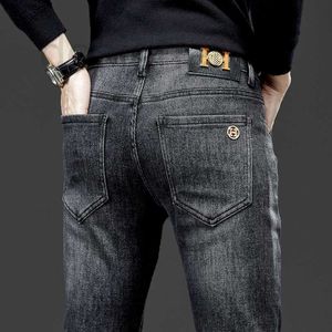 Designer de jeans pour hommes Focus sur les jeans gris foncé haut de gamme de grande marque, les pantalons jeunes ajustés élastiques pour hommes, les produits épais TQOQ