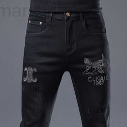 Heren Jeans Designer High End Hot Drilling Mode Jeans Heren 2022 Herfst En Winter Nieuwe Zwarte Stretch Trend Veelzijdige Small Leg Broek BG5A