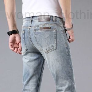 Jeans de jeans masculins concepteur haut de gamme pour le printemps / été masculin nouveau Slim Small Small Straight Tube Business Men's Summer Pants J05L