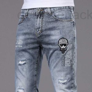 Jeans para hombres Diseñador de gama alta Jeans para hombres Slim Fit Pies elásticos Versión coreana Mezcla de bordado de moda Combina pequeños monstruos 3PU0