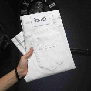 Designer de jeans masculin concepteur haut de gamme d'été à la mode mince et polyvalent petit diable décontracté slim fit blanc jean pour hommes myck