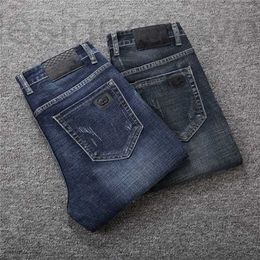 Jeans voor heren Designer Hoge kwaliteit Luxe Lichtgrijs Blauw Kleur Distressed Zakelijk Casual Jonge kleding Jean Rock Slank model Gescheurde gaten Gestreepte broek
