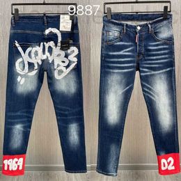 Jeans pour hommes Jeans de créateur type 9887 pantalons en denim pour hommes, encre peinte en gros caractères, fond blanc à la mode, petite jambe droite, tendance YEBI