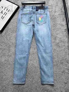 Jeans pour hommes Jeans de marque Automne Mens Slim Fit Petite jambe droite Bleu clair Wash Mid Taille Pantalon Tendance et polyvalent 9QET YB9L