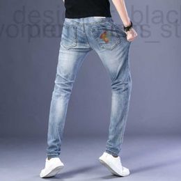 Jeans para hombres Jeans de diseñador Productos europeos Primavera Verano Nuevo Elástico fino Azul claro Spray completo Multiproceso LS9Y EBTX BMDV