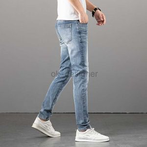Jeans de créateurs de jeans pour hommes pour hommes respirants et confortables pour les affaires de printemps et d'été pantalons décontractés pantalons de jean polyvalent pour hommes