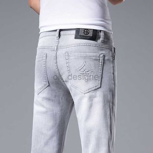 Jeans de créateurs de jeans masculins pour un pantalon décontracté haut de gamme pour hommes de printemps / d'été pour hommes pour hommes