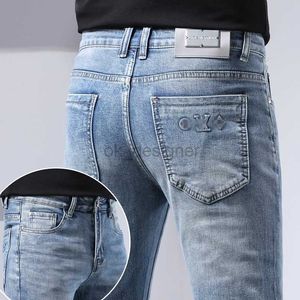 Jeans de jeans pour hommes en jean en bleu clair, slim slim slim small de gamme haut de gamme pantalon long pantalon