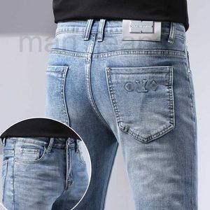 Jeans pour hommes Designer Jeans Hommes Bleu clair Slim Fit Petits pieds Haut de gamme Printemps Pantalon long mince 8F3C