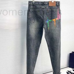Jeans pour hommes Pantalons de jeans de marque Slim Fit Nouvelle tendance polyvalente broderie droite courtepointe déchirée pantalon vintage mode M-4XL 3MXW